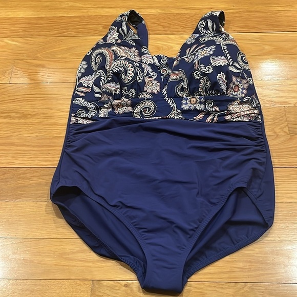 NWOT lands’ End plaisy pluse size one piece swimsuit size 18W. - Picture 4 of 7